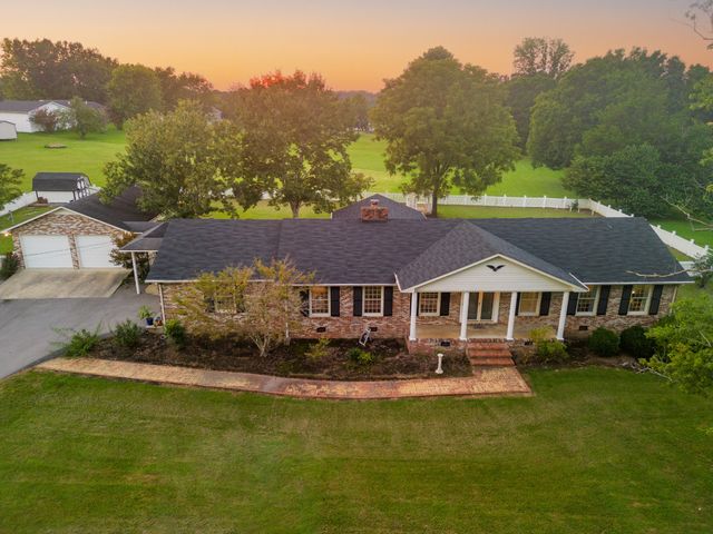 204 Greenbriar Ave, Shelbyville, TN 37160