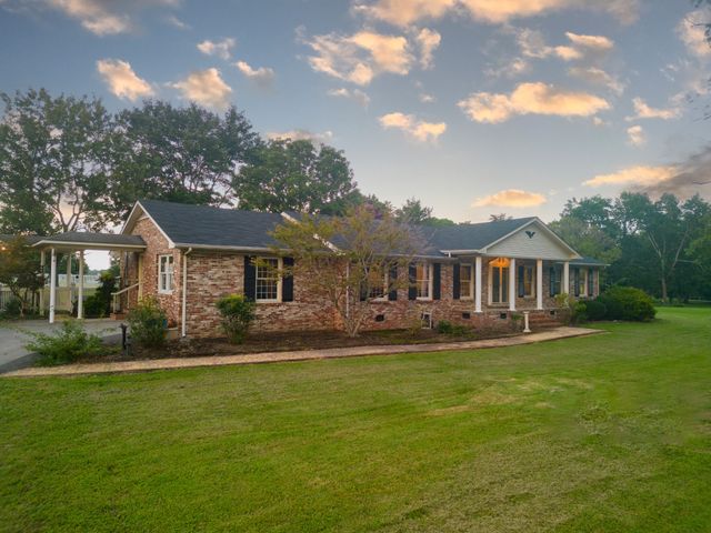 204 Greenbriar Ave, Shelbyville, TN 37160