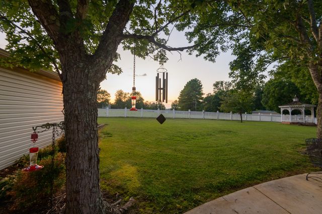 204 Greenbriar Ave, Shelbyville, TN 37160