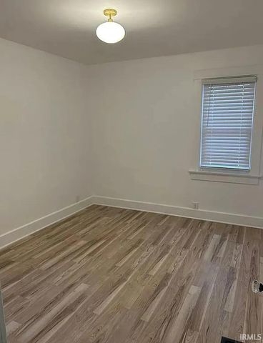 528 Dayton Avenue, Fort Wayne, IN 46807