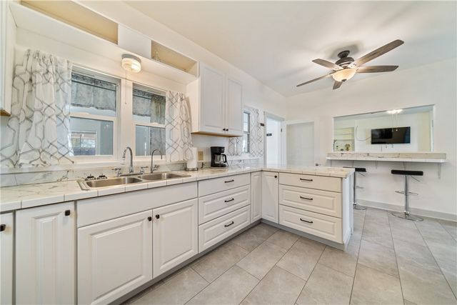 603 W Ave B, Kingsville, TX 78363