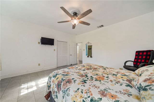 603 W Ave B, Kingsville, TX 78363