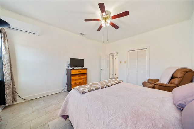 603 W Ave B, Kingsville, TX 78363