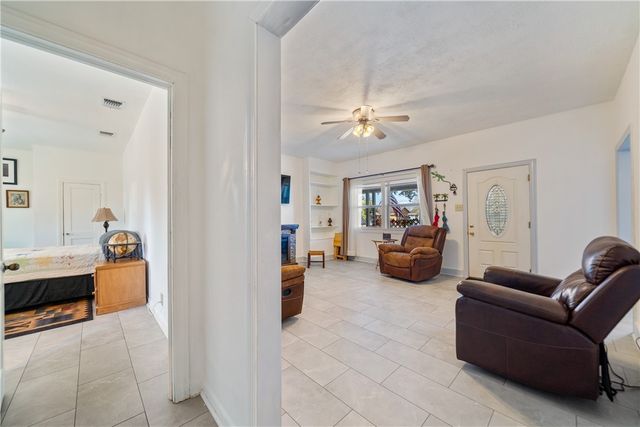 603 W Ave B, Kingsville, TX 78363