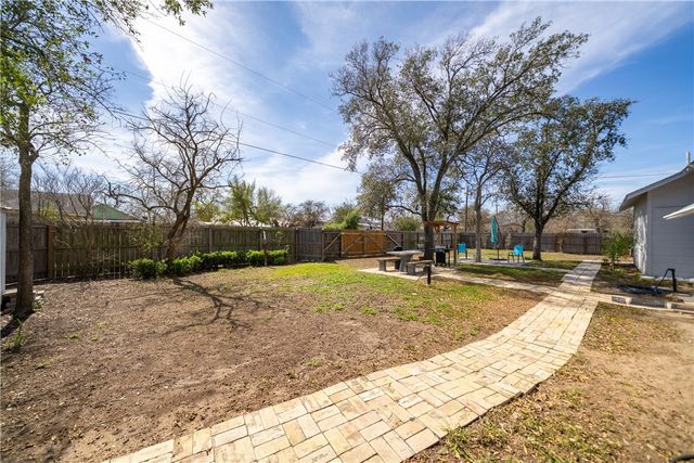 603 W Ave B, Kingsville, TX 78363