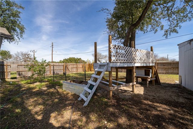 603 W Ave B, Kingsville, TX 78363