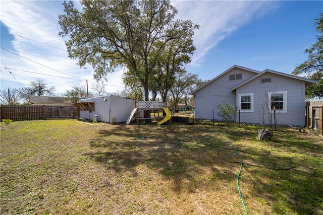 603 W Ave B, Kingsville, TX 78363