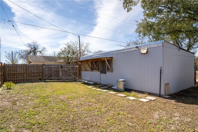 603 W Ave B, Kingsville, TX 78363