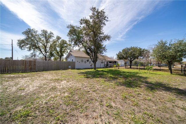 603 W Ave B, Kingsville, TX 78363