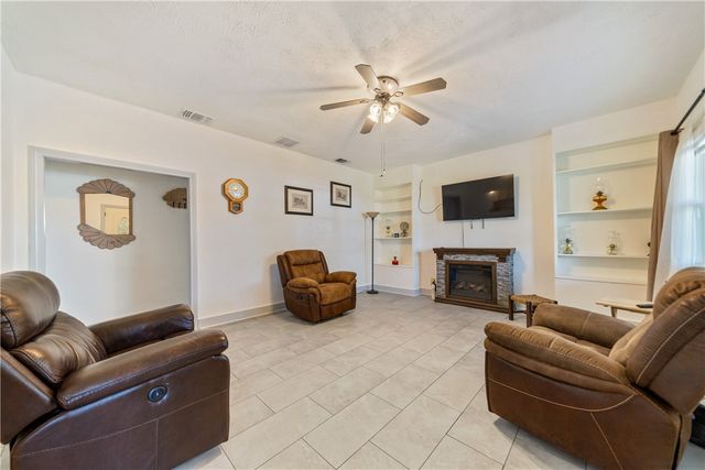 603 W Ave B, Kingsville, TX 78363