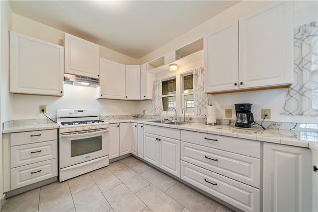 603 W Ave B, Kingsville, TX 78363