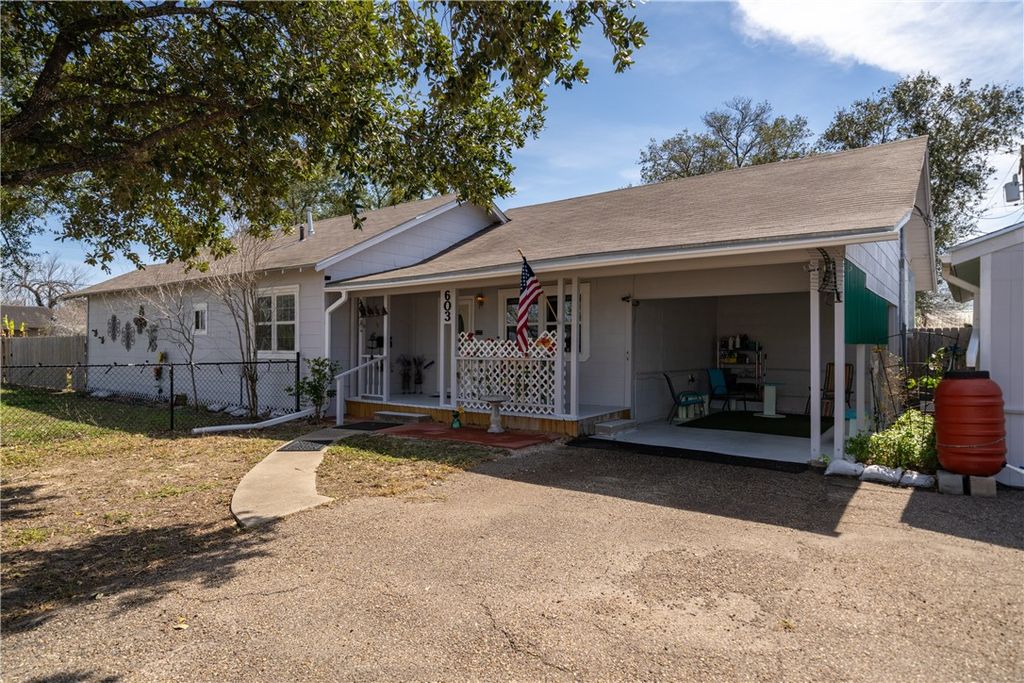 603 W Ave B, Kingsville, TX 78363