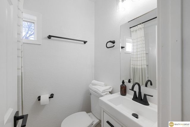 2811 N 68th Street, Omaha, NE 68104