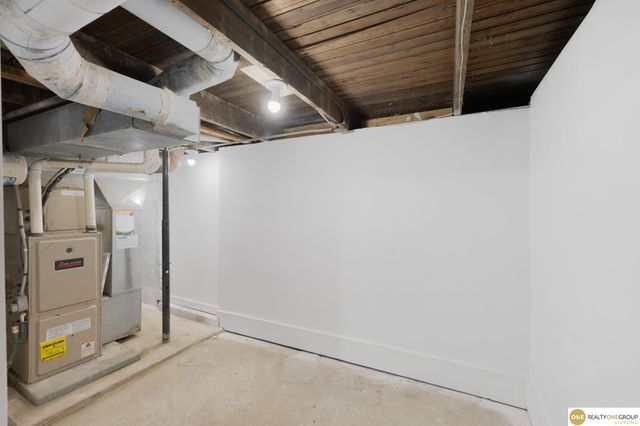 2811 N 68th Street, Omaha, NE 68104