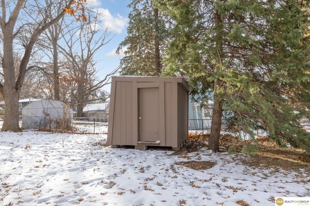 2811 N 68th Street, Omaha, NE 68104