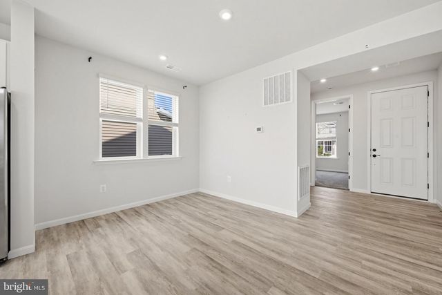 102 CURTAIN FALL DR, Middletown, VA 22645