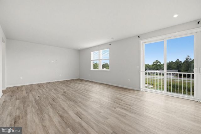 102 CURTAIN FALL DR, Middletown, VA 22645