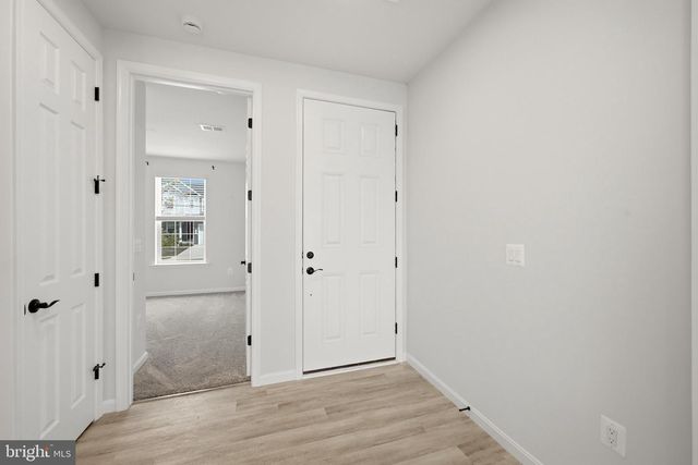102 CURTAIN FALL DR, Middletown, VA 22645