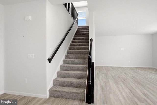 102 CURTAIN FALL DR, Middletown, VA 22645