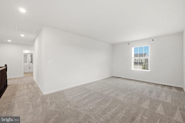 102 CURTAIN FALL DR, Middletown, VA 22645