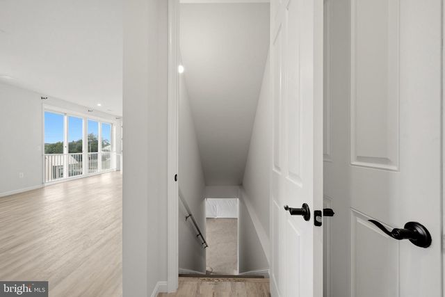 102 CURTAIN FALL DR, Middletown, VA 22645