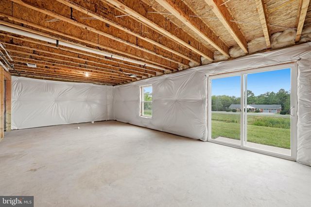 102 CURTAIN FALL DR, Middletown, VA 22645