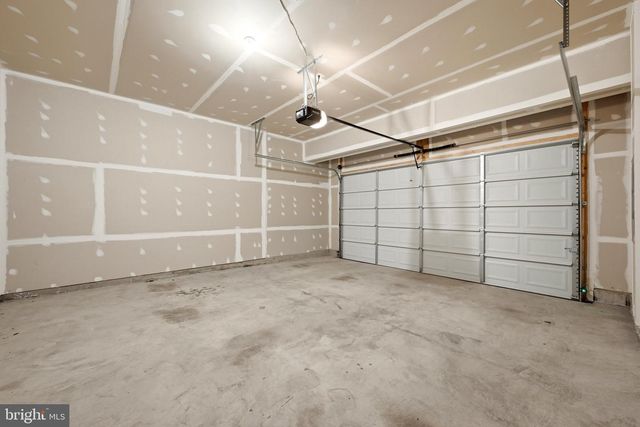 102 CURTAIN FALL DR, Middletown, VA 22645