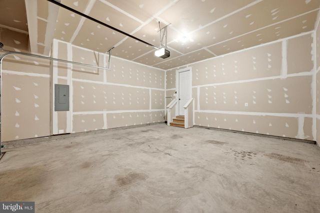 102 CURTAIN FALL DR, Middletown, VA 22645