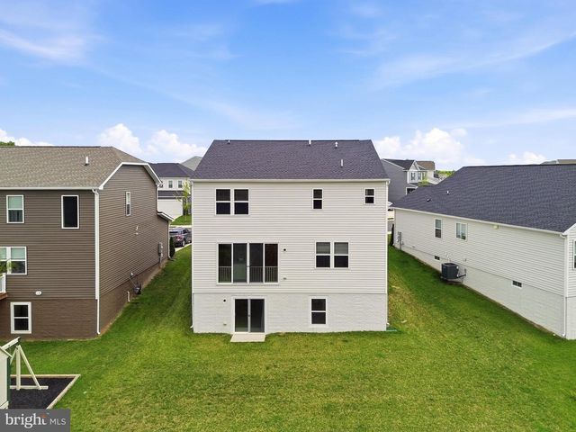 102 CURTAIN FALL DR, Middletown, VA 22645