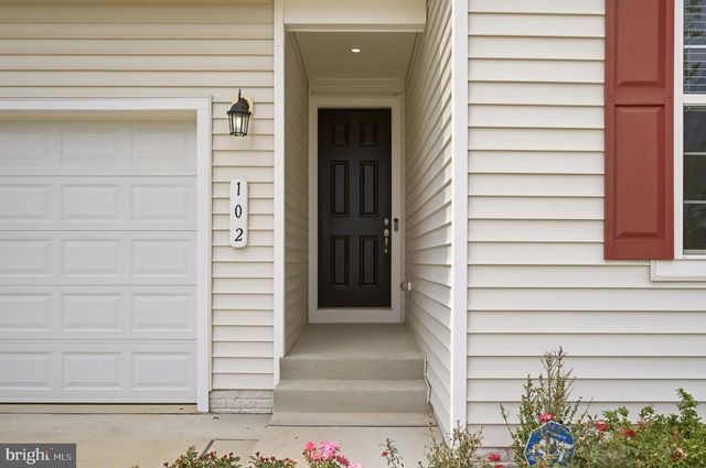 102 CURTAIN FALL DR, Middletown, VA 22645