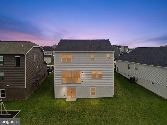 102 CURTAIN FALL DR, Middletown, VA 22645