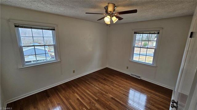 110 Hillside Court, King, NC 27021