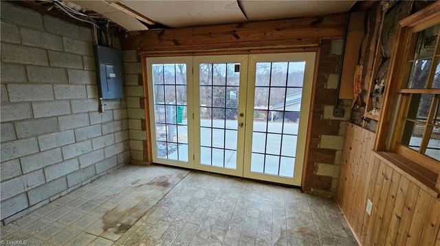 110 Hillside Court, King, NC 27021