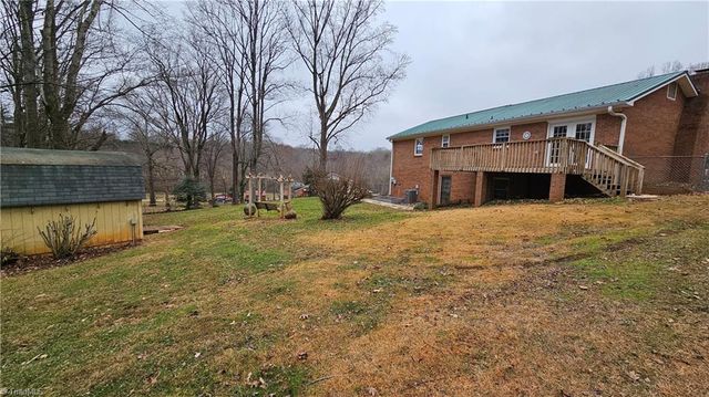 110 Hillside Court, King, NC 27021