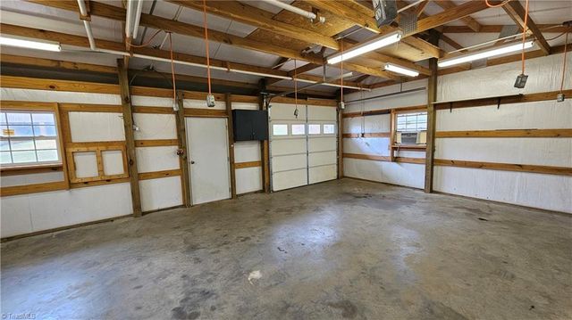 110 Hillside Court, King, NC 27021