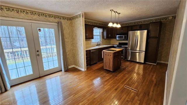 110 Hillside Court, King, NC 27021