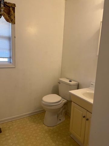 29029 Everett ST, Newsoms, VA 23874