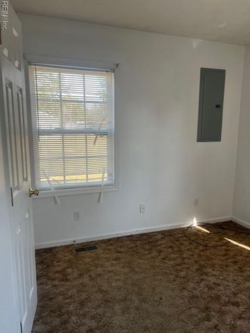 29029 Everett ST, Newsoms, VA 23874