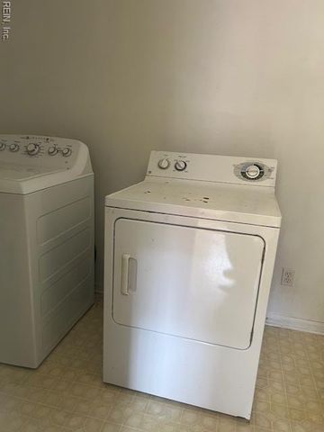 29029 Everett ST, Newsoms, VA 23874