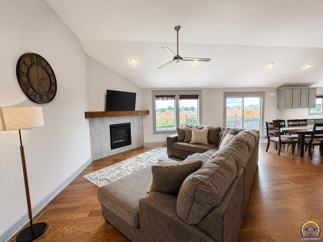 16030 Craig St, Basehor, KS 66007