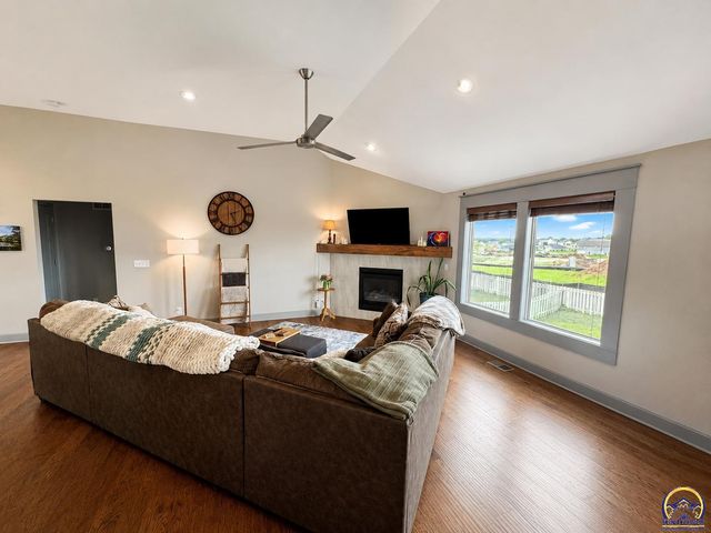 16030 Craig St, Basehor, KS 66007