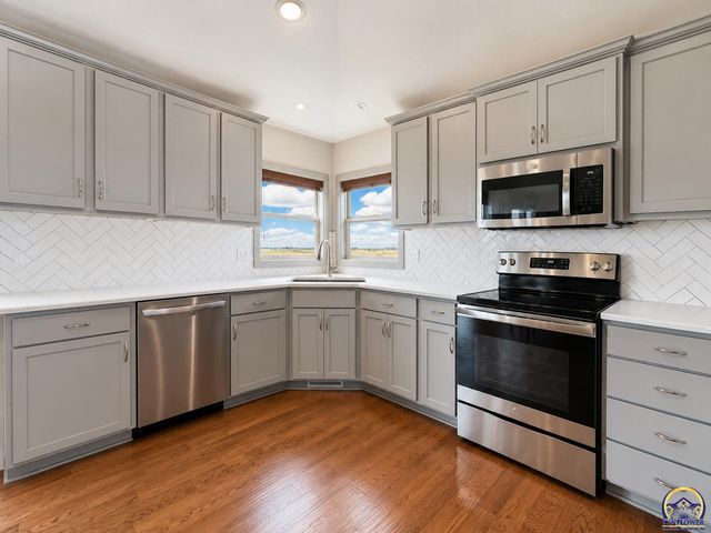 16030 Craig St, Basehor, KS 66007