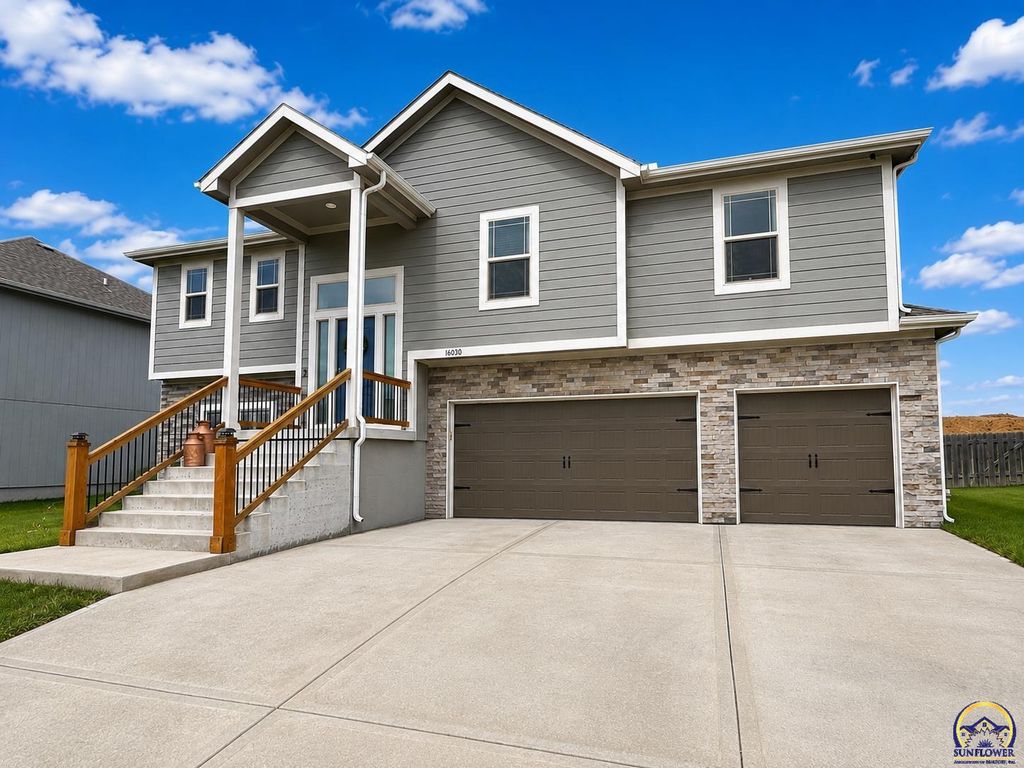 16030 Craig St, Basehor, KS 66007