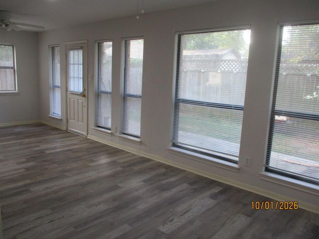 25 Dover Drive, Conroe, TX 77304