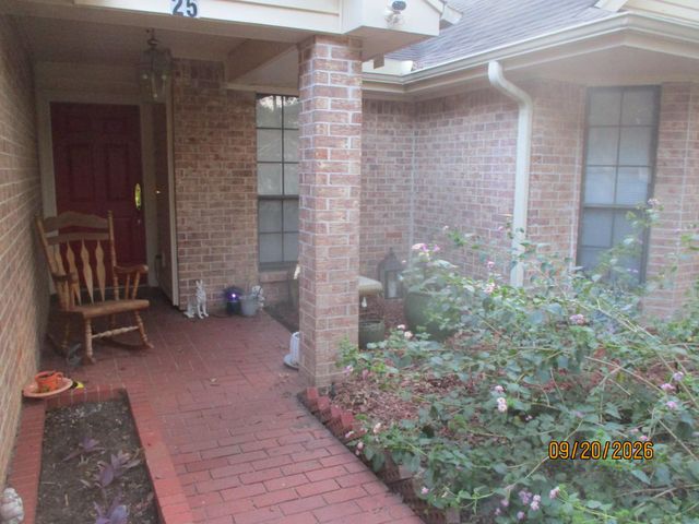 25 Dover Drive, Conroe, TX 77304