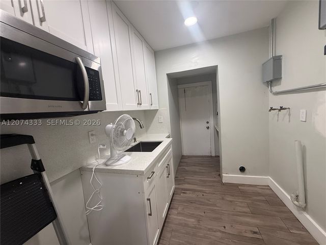 1201 N 70th Way, Hollywood, FL 33024