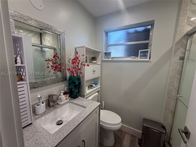 1201 N 70th Way, Hollywood, FL 33024