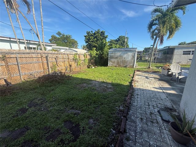 1201 N 70th Way, Hollywood, FL 33024