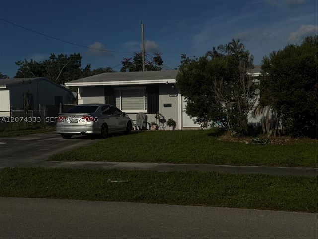 1201 N 70th Way, Hollywood, FL 33024