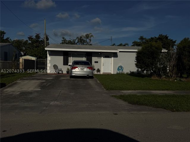 1201 N 70th Way, Hollywood, FL 33024